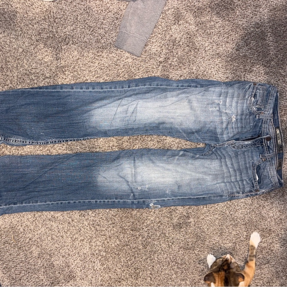 Buckle Men's Relaxed Faded Blue Jeans